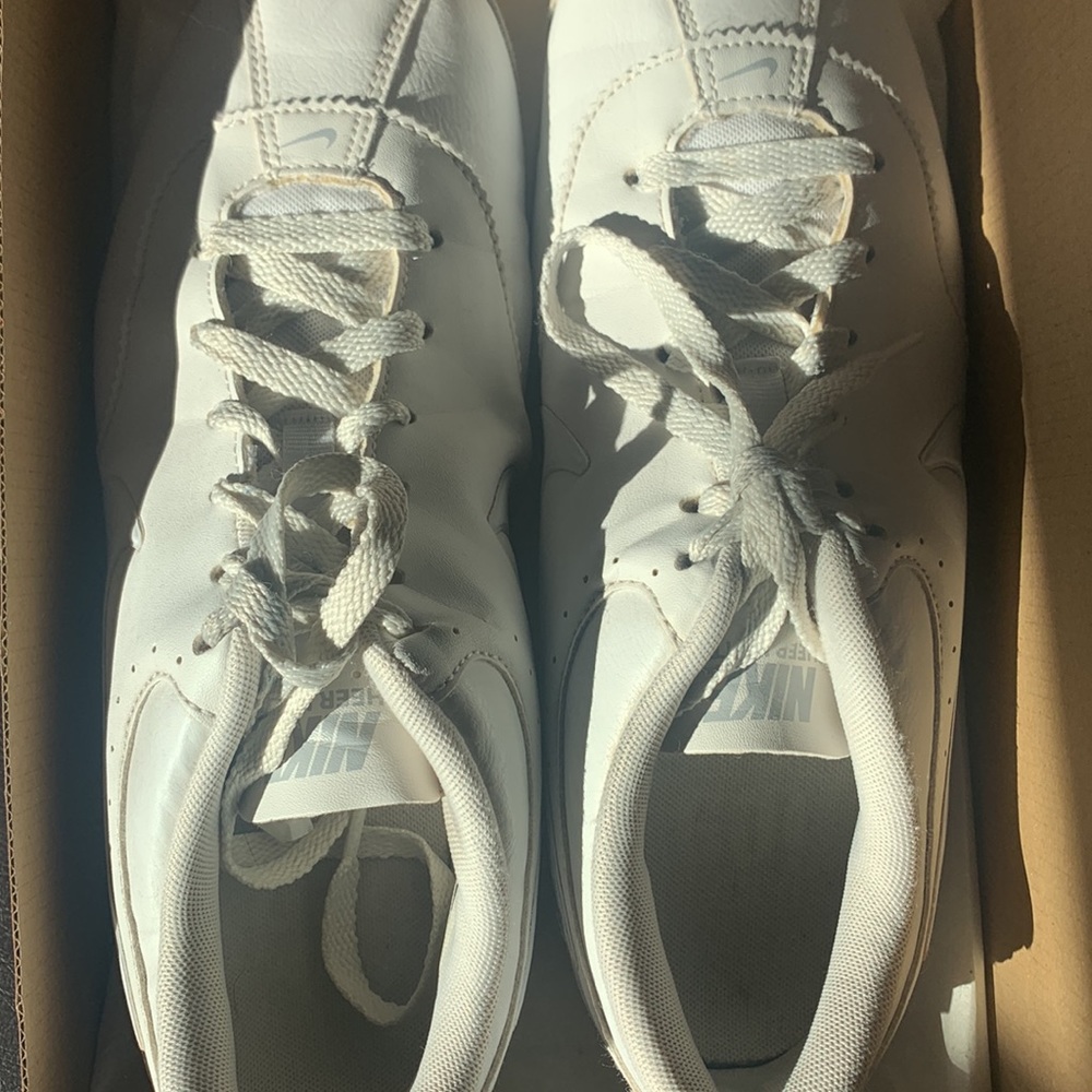 Nike Cheer Unite in White/White-Matte Silver